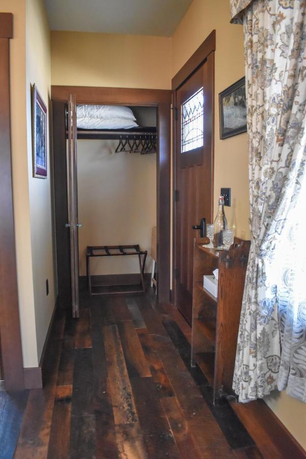 The Marie B & B Olympia Bagian luar foto