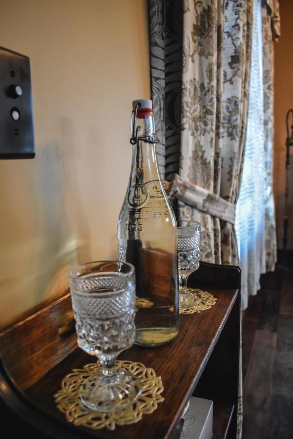 The Marie B & B Olympia Bagian luar foto